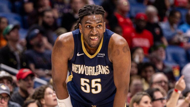 Lakers Add Kevon Looney as Pursuit of Jonathan Kuminga Looms - Sports Illustrated