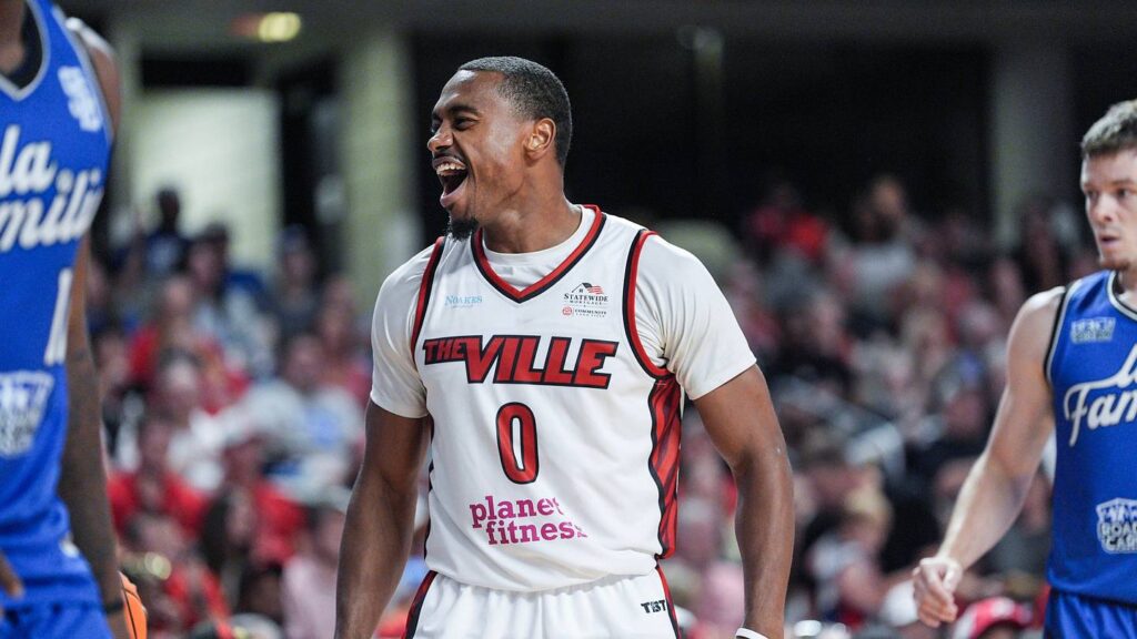 The Ville Drops Series Finale vs. La Familia - Sports Illustrated