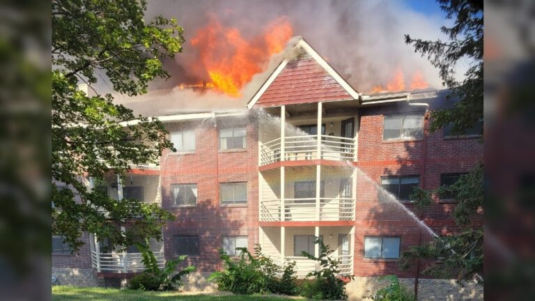 Firefighters respond to massive fire at Helix Apartments in St. Louis Park - 5 EYEWITNESS NEWS