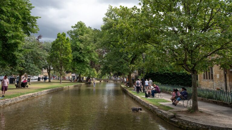 Cotswold village being 'destroyed' by 'hordes of people' calls for change - Gloucestershire Live