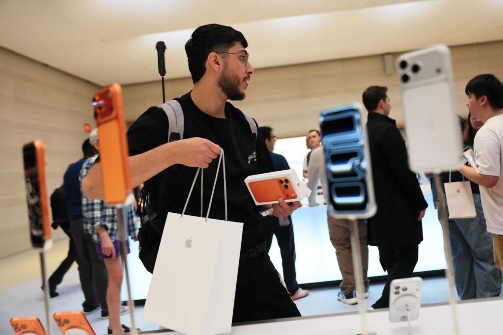 iPhone 18 Release Date: Spring Delay Boosts Autumn iPhone 18 Pro Sales - Forbes