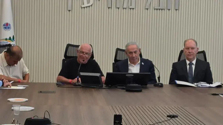 Likud Constitution Committee approves 8 handpicked slots for Netanyahu - Israel National News