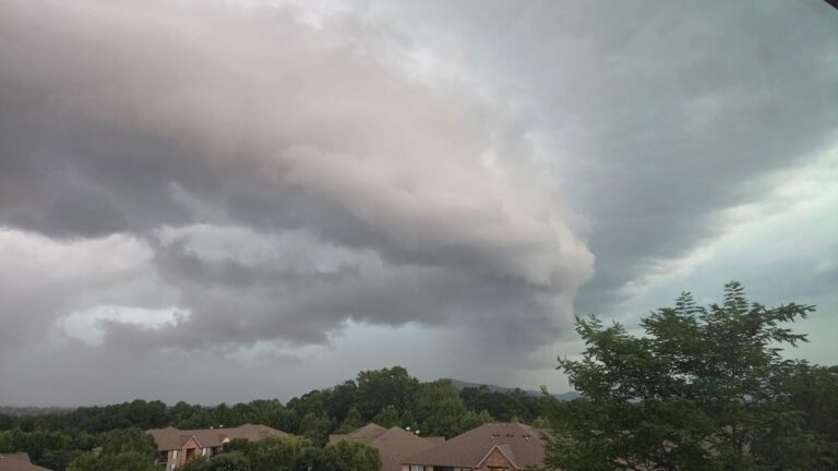 Thousands without power amid tornado warning, storms in North Carolina - WLOS