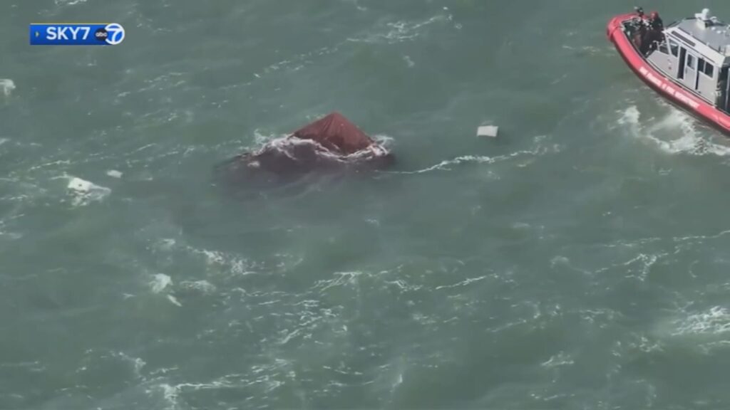 Alcatraz boat rescue: Search suspended for missing after boat with family spreading ashes capsizes on San Francisco Bay - ABC7 Bay Area