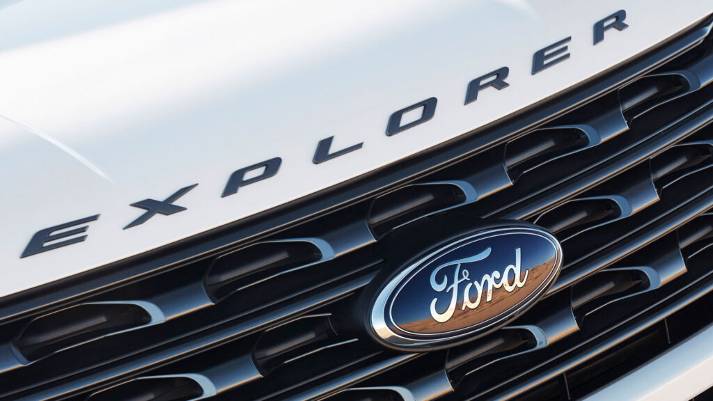 Ford Recalls 288,000 Explorers Because The Roof Trim Keeps Flying Off - Carscoops