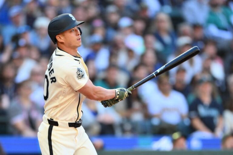 Mariners reinstate OF Rob Refsnyder from IL - Y100 WNCY