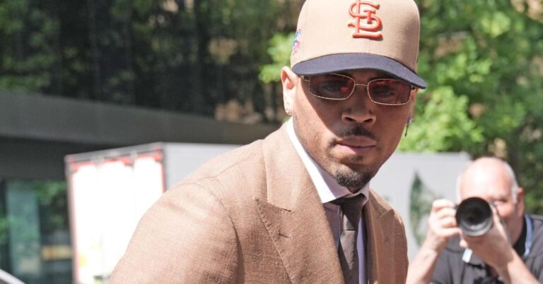 Singer Chris Brown pleads guilty to affray after bottle attack at Mayfair club - Romford Recorder