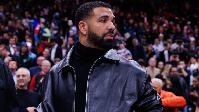 Drake Loses $1M Bet After Conor McGregor Suffers Injury in 1st Round of UFC 329 Fight vs. Holloway - Bleacher Report