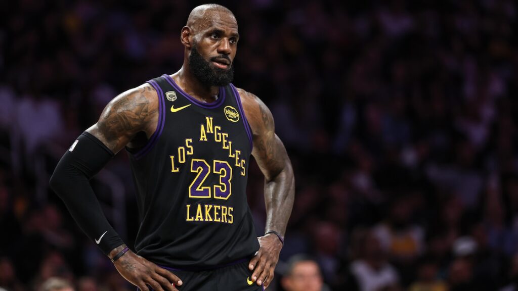 Latest LeBron James Odds Reveal New Favorite Landing Spot amid Cavs, Heat, 76ers Rumors - Bleacher Report