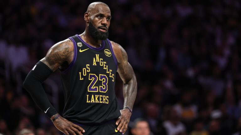 Latest LeBron James Odds Reveal New Favorite Landing Spot amid Cavs, Heat, 76ers Rumors - Bleacher Report