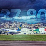Ryanair Passenger Sucked Toward Broken Window After Midair Engine Failure - Simple Flying