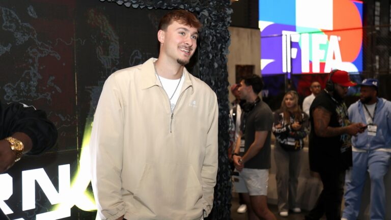 Cooper Flagg Says He Practiced Autograph During High School Classes After Signing Rare Debut Card - Bleacher Report