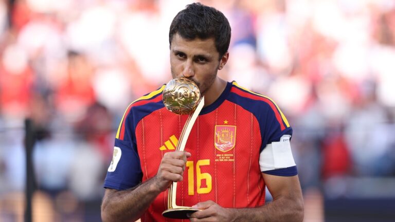 FIFA World Cup 2026 Awards for Golden Ball, Boot and Glove Winners - Bleacher Report