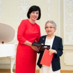Japanese gallerist Sumiko Ando honoured by Lithuania's culture ministry - LRT