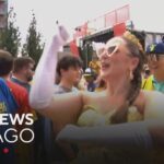 Fans line up for Savannah Bananas at Wrigley Field - CBS News