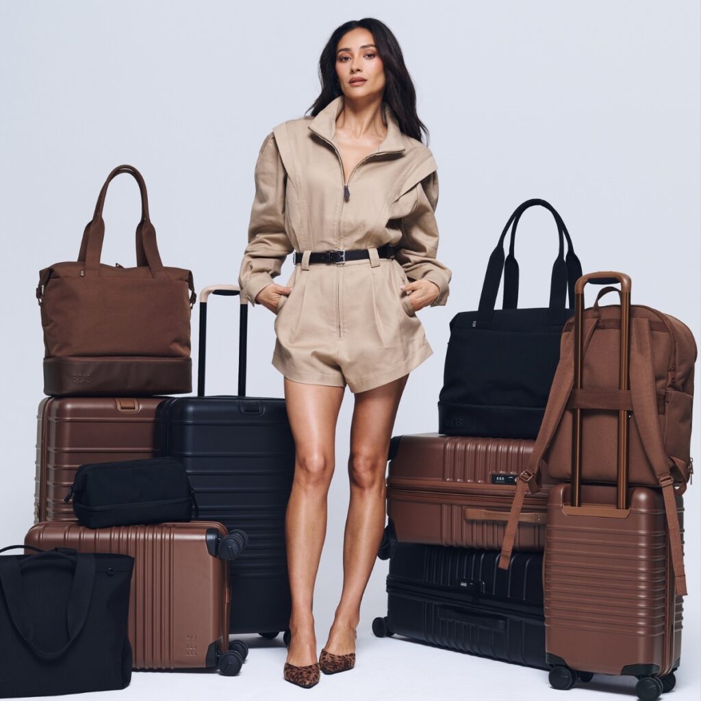 BÉIS Just Gave Their Iconic Weekender a Makeover – Here's What's New - E! News