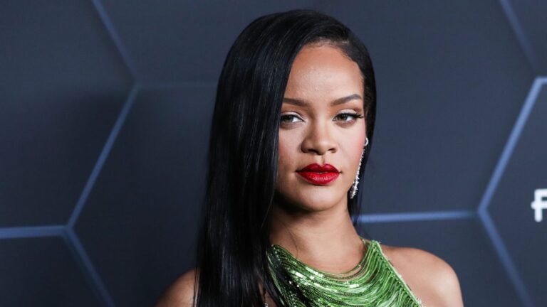 Rihanna Shares Encouraging Moment With Fan During Grocery Store Video - 103.9 Wayne FM