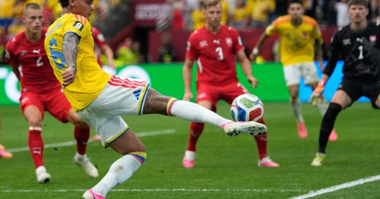 Colombia Switzerland WCup Soccer - yoursun.com