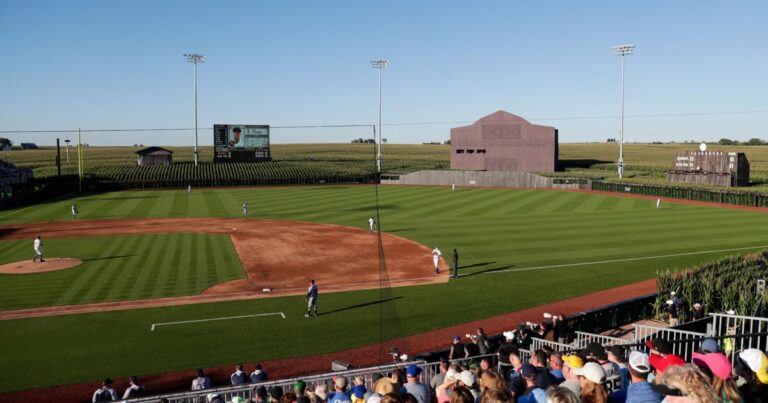 John Deere named presenting sponsor of 2026 MLB at Field of Dreams game - The Quad-City Times