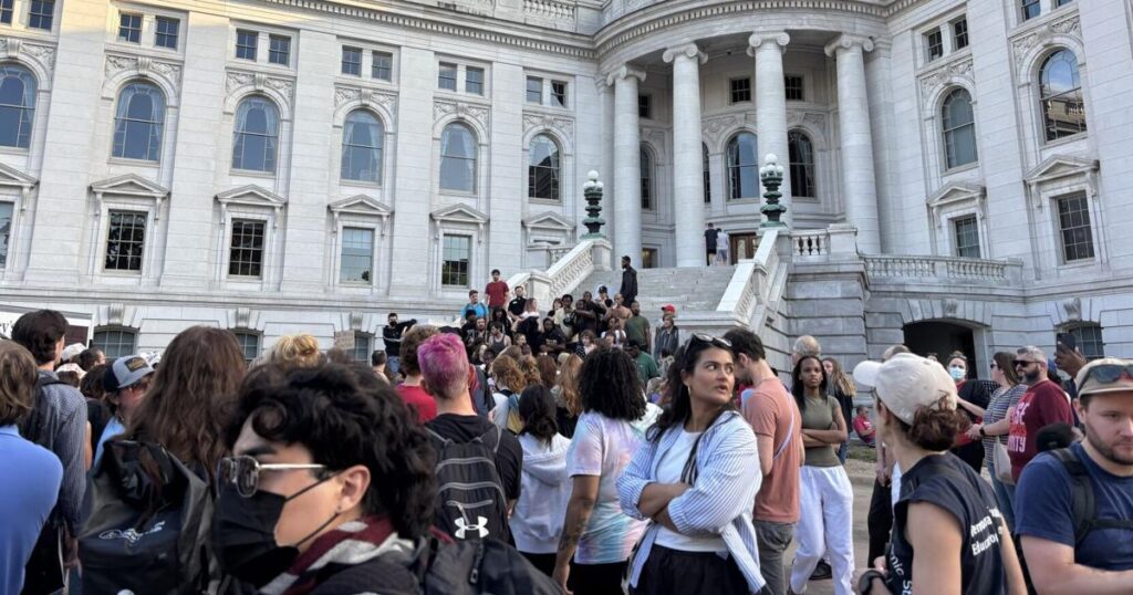 Protesters shut down Concerts on the Square after fatal police shooting - Wisconsin State Journal