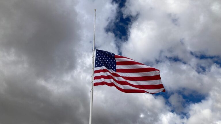 Flags are at half-staff for Sen. Lindsey Graham. Here's for how long - The Patriot Ledger