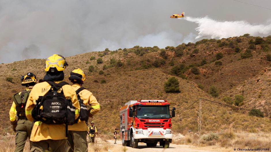 Several dead in Spain wildfire - dw.com