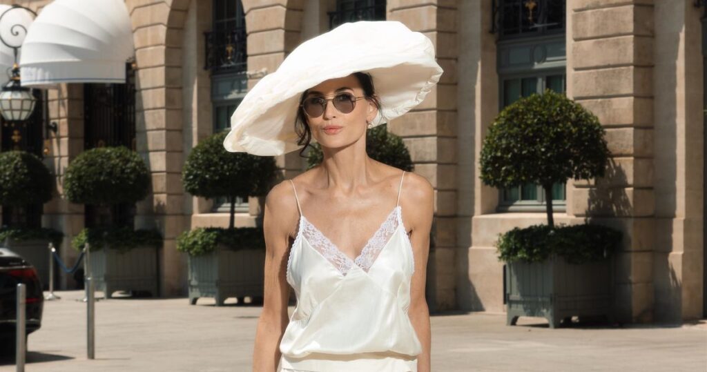 Please Welcome Demi Moore to the Humungous-Hat Club - The Cut