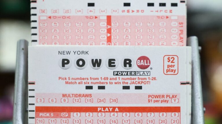 Oakland Co. woman cashes $1M Powerball prize hours before expiration - The Detroit News
