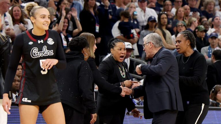 Geno Auriemma jabs at Final Four refs, says where things stand with Dawn Staley - Greenville Online