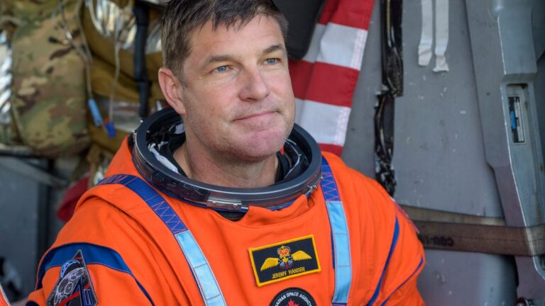 Astronaut who flew on NASA's Artemis II moon mission takes step down - USA Today