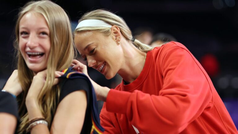 Where is Sophie Cunningham in Indiana Fever vs Los Angeles Sparks game? Guard suffers injury - IndyStar