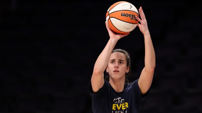 See photos of Caitlin Clark in Indiana Fever vs Los Angeles Sparks - Hawk Central
