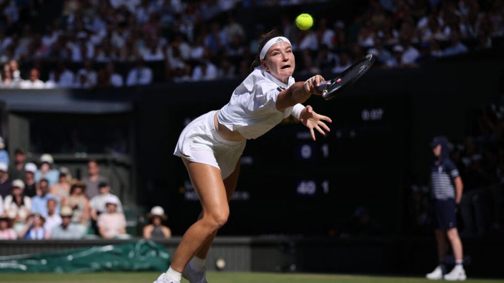 Linda Noskova and Karolina Muchova battle at Wimbledon — Photos - USA Today
