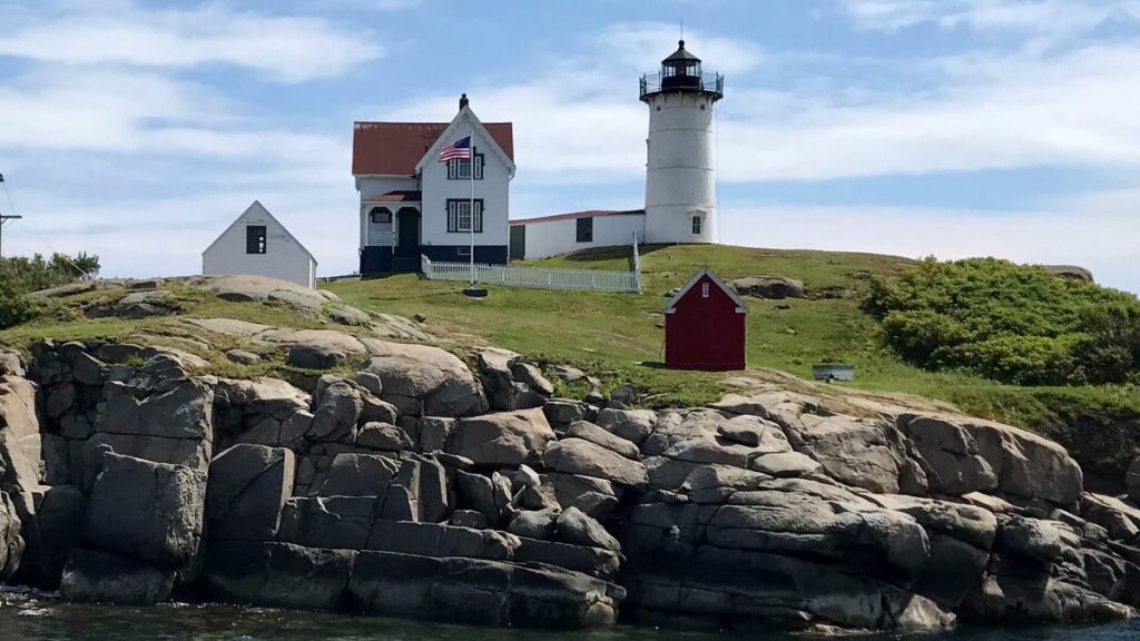 Nubble Lighthouse Swim returns with 125 athletes and a mission to give back - Seacoastonline.com