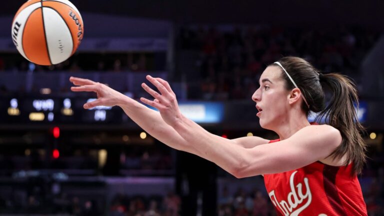 Watch Fever's Caitlin Clark pick up a technical 90 seconds into game vs Liberty - IndyStar