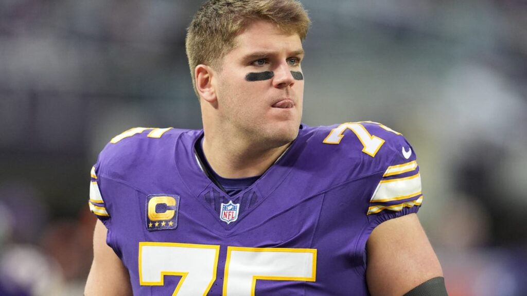 Vikings sign star offensive tackle Brian O'Neill to an extension - Vikings Wire