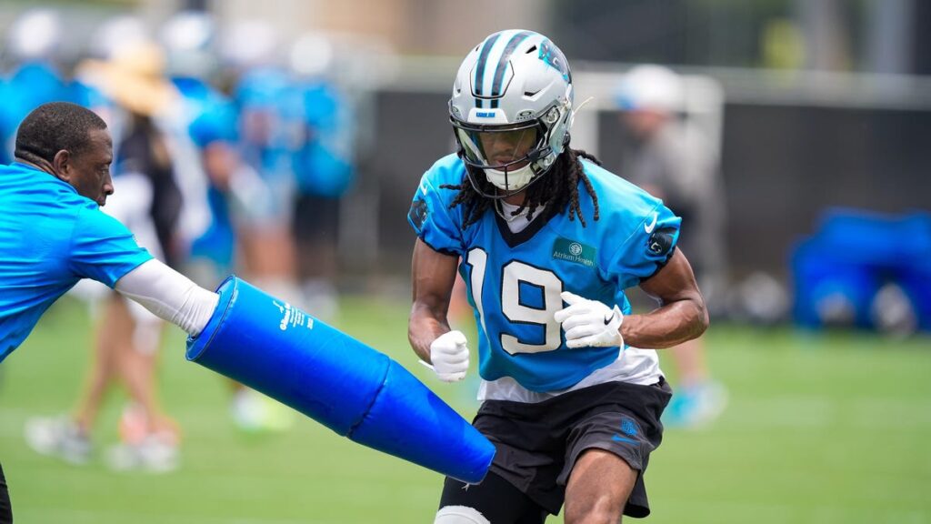 Former Vol 'carted into locker room' during NFL training camp - Vols Wire