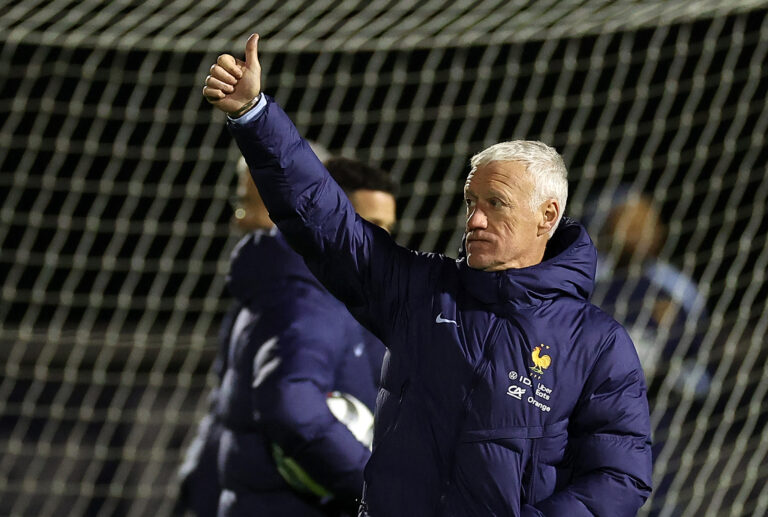 Didier Deschamps sends heartfelt message to France's next manager Zinedine Zidane after World Cup exit - SportPesa Blog