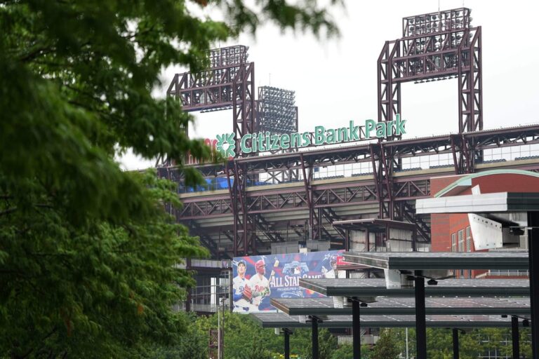 Mets-Phillies game time moved up amid wildfire smoke concerns - The New York Times