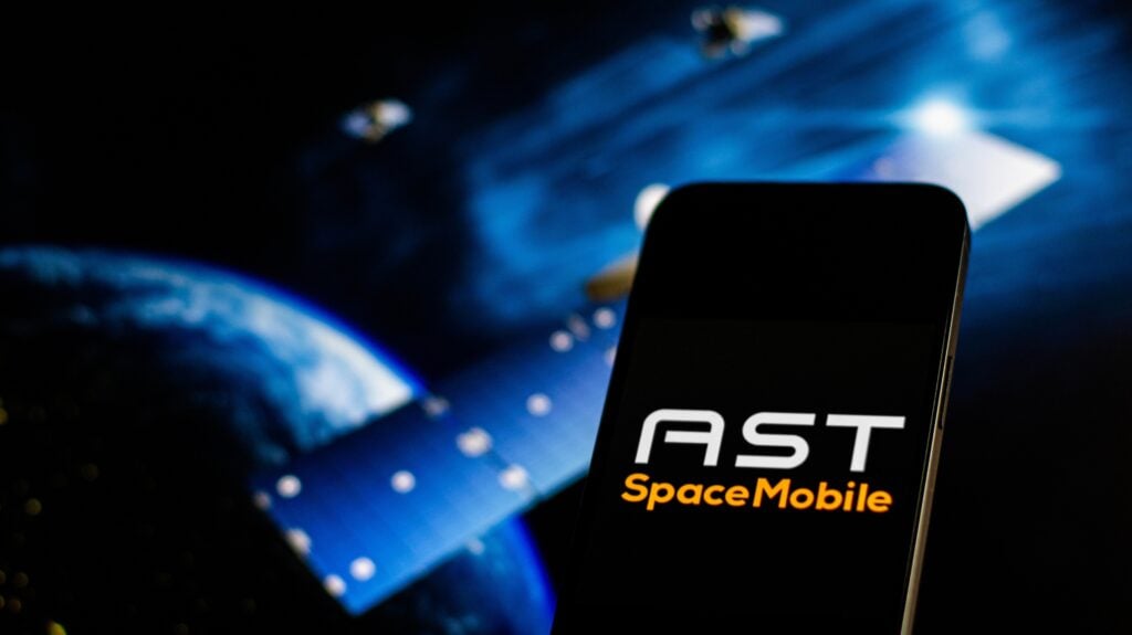 AST SpaceMobile Stock Tumbles on $1 Billion Offering - Benzinga