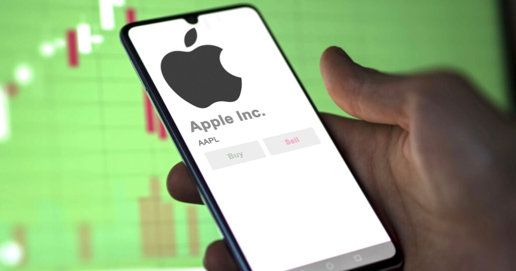 Apple Briefly Became the World’s Most Valuable Company, Toppling Nvidia - PetaPixel