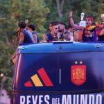 Ferran Torres wears ‘Make Spain Great Again’ hat to celebrate historic World Cup victory - Diario AS