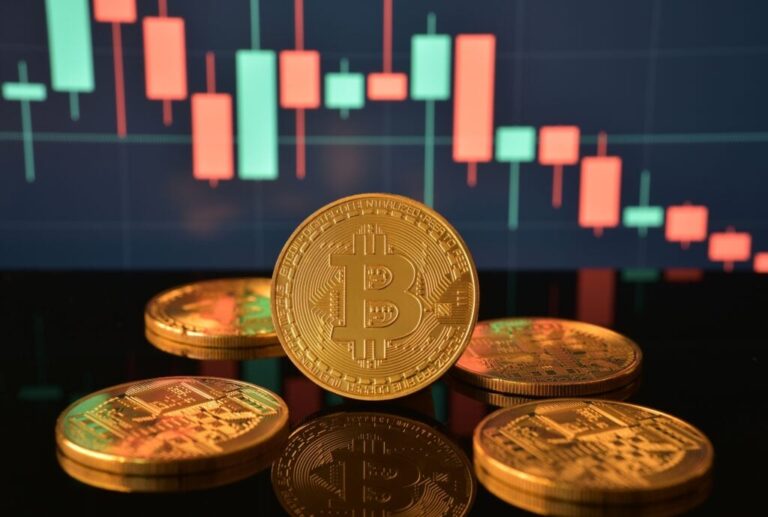 Bitcoin, Ethereum, XRP, Dogecoin Consolidate as US-Iran Tensions Escalate: Analyst Says People Will Be 'S - Benzinga