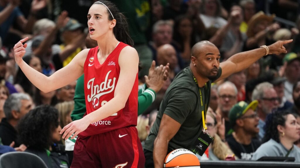 Clark scores 32 points as Fever beat Storm for fourth straight victory - Sportsnet.ca