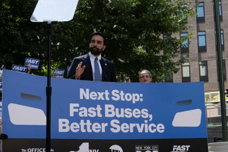 Mamdani says he’s still committed to fast and free buses, despite plan that omits the free part - amNewYork