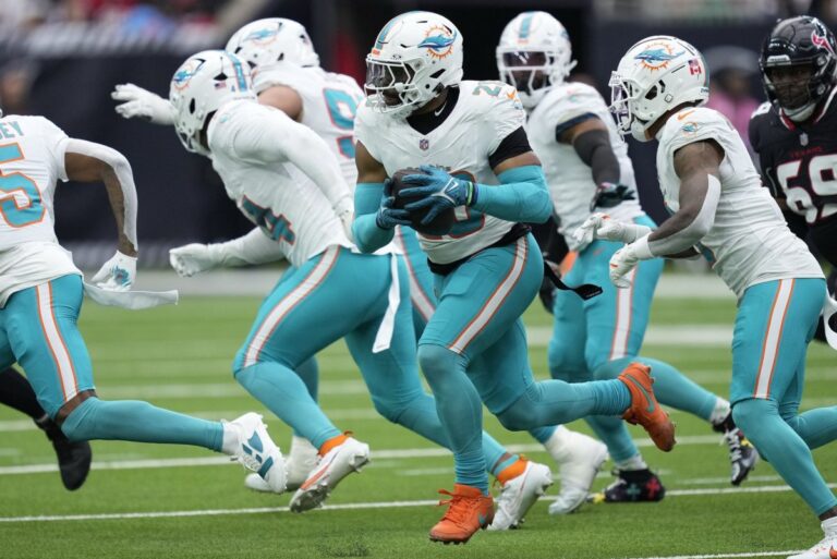 Dolphins, All-Pro linebacker Jordyn Brooks agree to $51M extension - upi.com