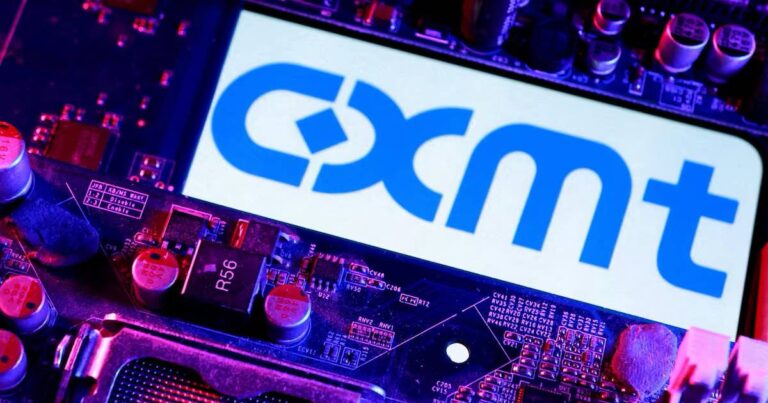 Chinese memory chipmaker CXMT soars 470pct on market debut - NST Online