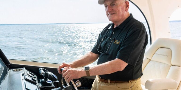 He worked 100-hour weeks to save a nearly bankrupt boat company. At 83, he’s just turned down $400 million - Fortune