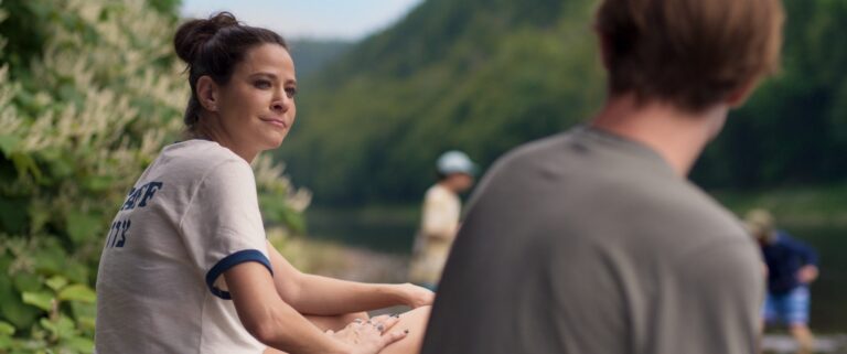Interview: Jackie Tohn on Growing Up at Jewish Camp and Heading Back to That World for ‘The Floaters’ - Awards Buzz