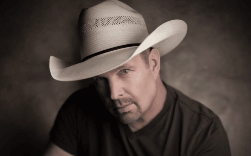 Garth Brooks Begs Fans To Get Into The TicketMaster Queue Early: “Helps Block Bots” - Whiskey Riff